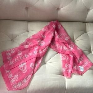 💯 Authentic Alexander McQueen Silk Skull Scarf Ivory/Pink
